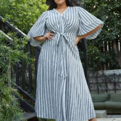 Nurode Plus Size Lace Trim Tie Front Maxi Dress