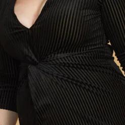 Asoph Plus Size Ribbed Velvet Twist Front Dress -Femme Avid Sales Store 2005468 001 2