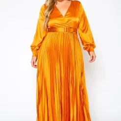 Plus Size Pleated Maxi Flare Dress
